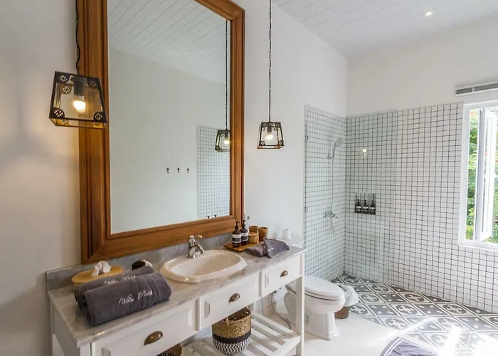 Villa Villa Kusuma - Luxury Ocean View 5Br Pool Villa & Private Pickleball Court