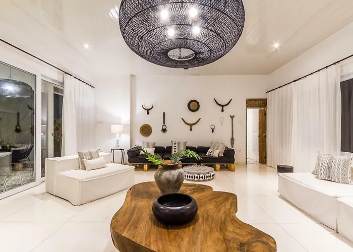 Villa Kusuma - Luxury Ocean View 5Br Pool Villa & Private Pickleball Court *