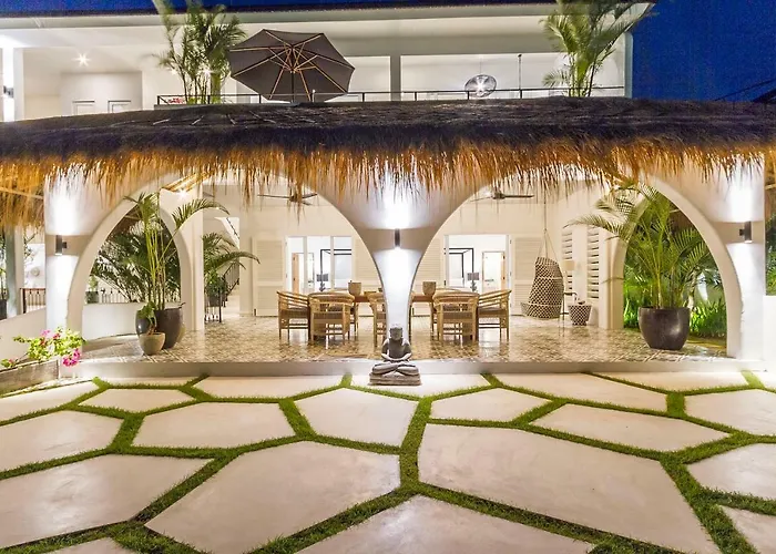 Villa Villa Kusuma - Luxury Ocean View 5Br Pool Villa & Private Pickleball Court