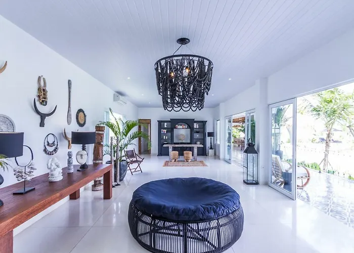 Villa Villa Kusuma - Luxury Ocean View 5Br Pool Villa & Private Pickleball Court
