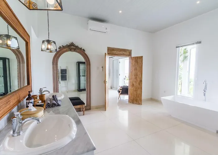 Villa Kusuma - Luxury Ocean View 5Br Pool Villa & Private Pickleball Court Uluwatu (Bali)