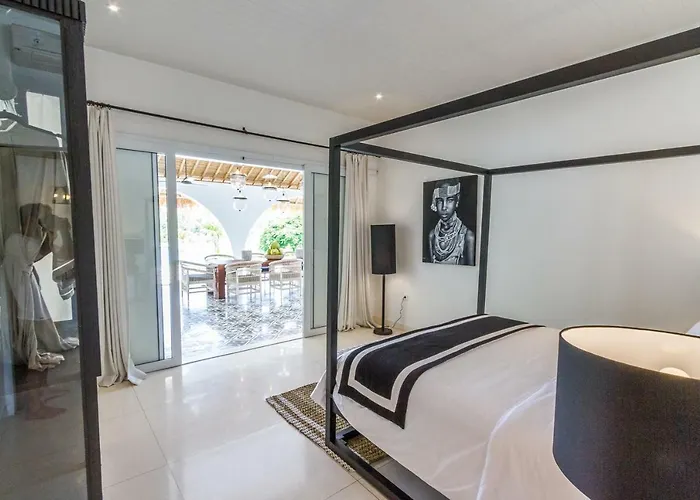 Villa Kusuma - Luxury Ocean View 5Br Pool Villa & Private Pickleball Court *