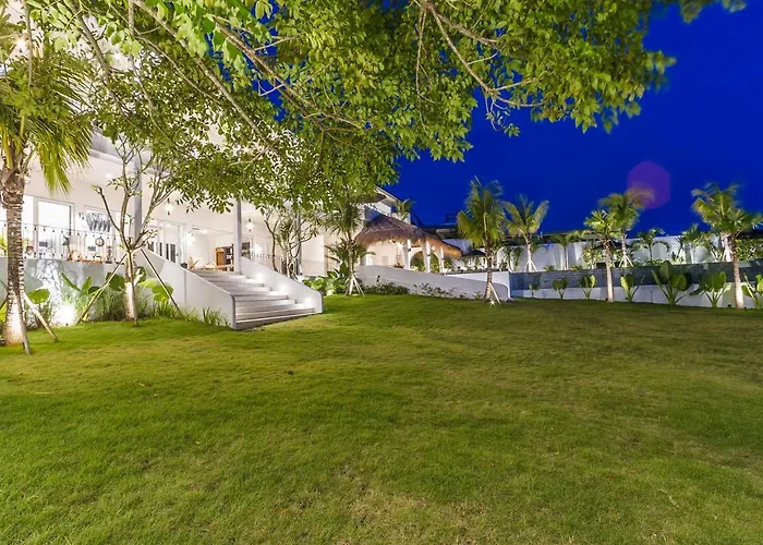 Villa Kusuma - Luxury Ocean View 5Br Pool Villa & Private Pickleball Court
