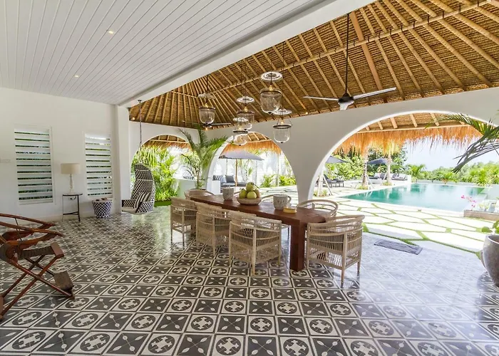 Villa Kusuma - Luxury Ocean View 5Br Pool Villa & Private Pickleball Court