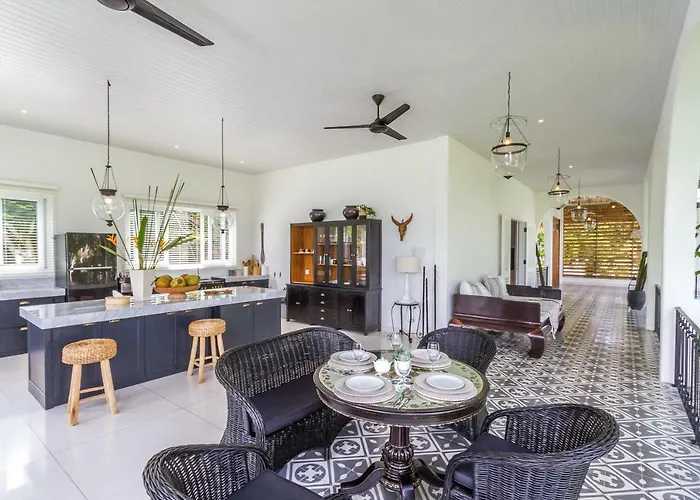 Villa Villa Kusuma - Luxury Ocean View 5Br Pool Villa & Private Pickleball Court Uluwatu (Bali)